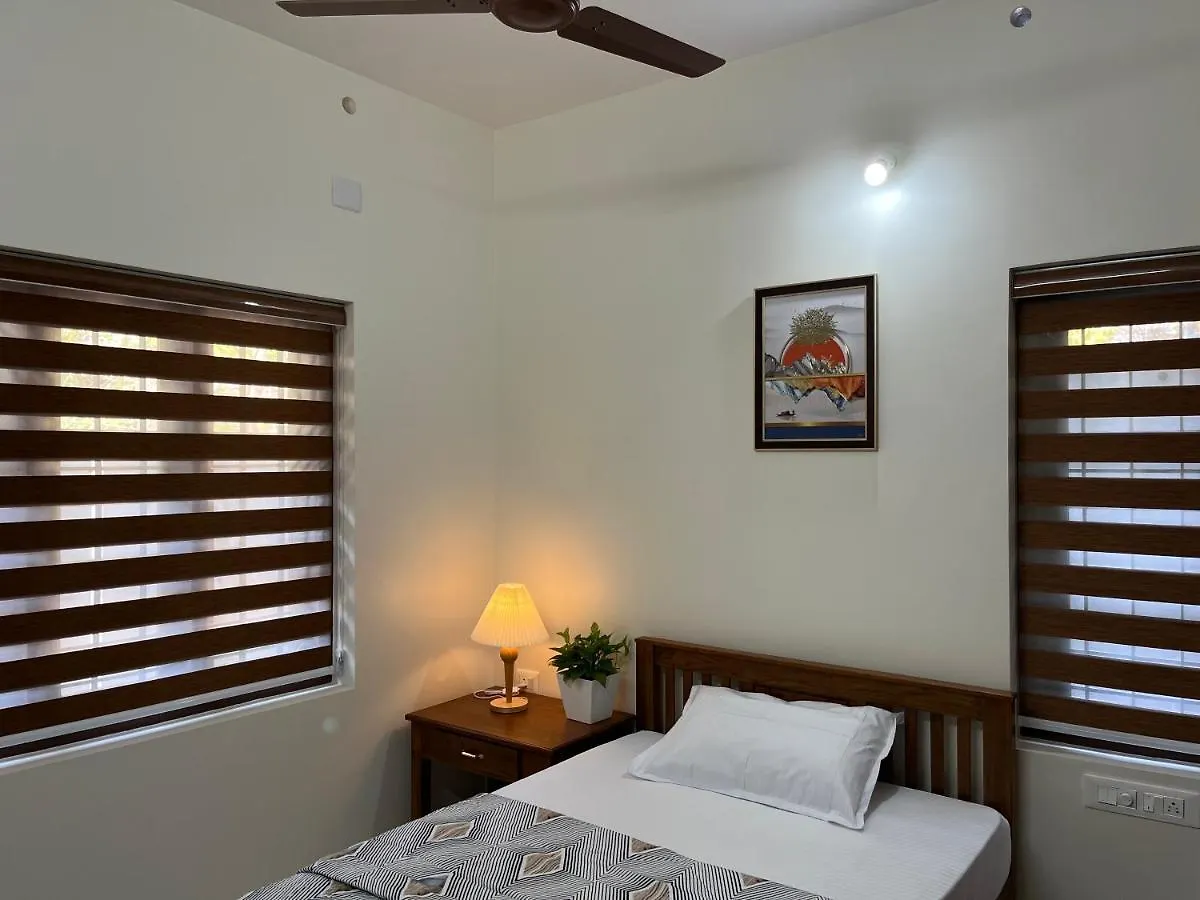 Апартаменты Solomon Apartments,Alappuzha Beach.