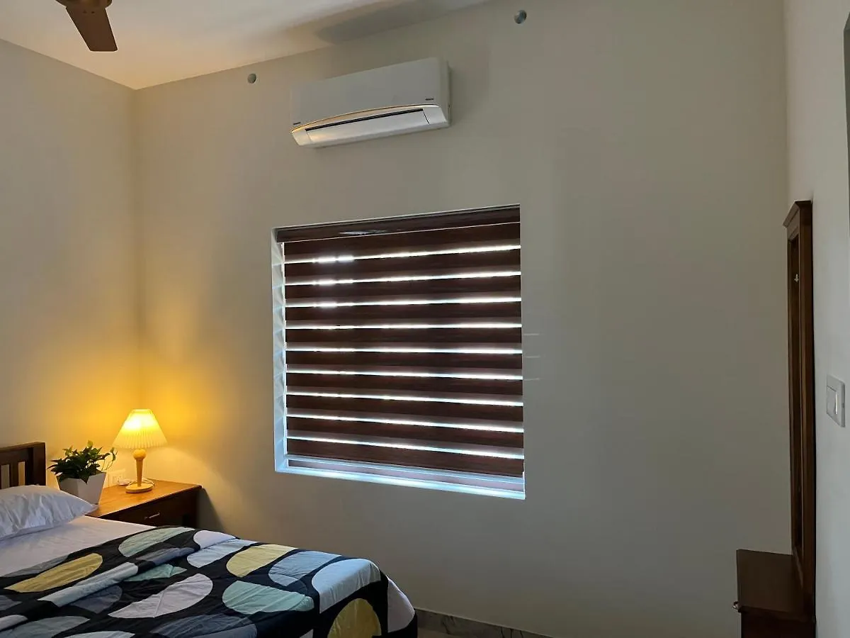 Апартаменты Solomon Apartments,Alappuzha Beach.