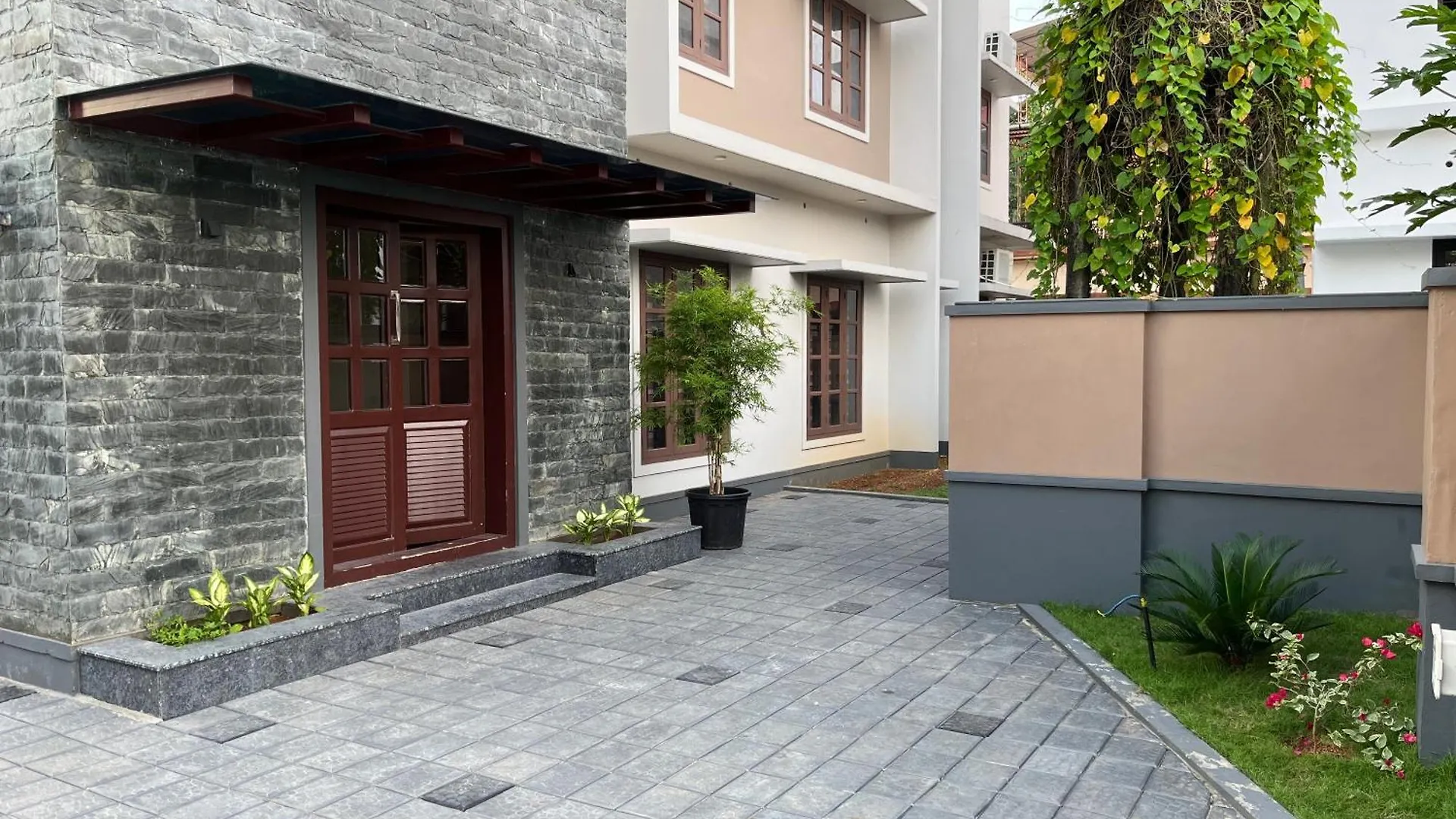 Апартаменты Solomon Apartments,Alappuzha Beach.